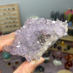 AMETHYST CLUSTER SPECIMEN WITH DENDRITES AND FLASH